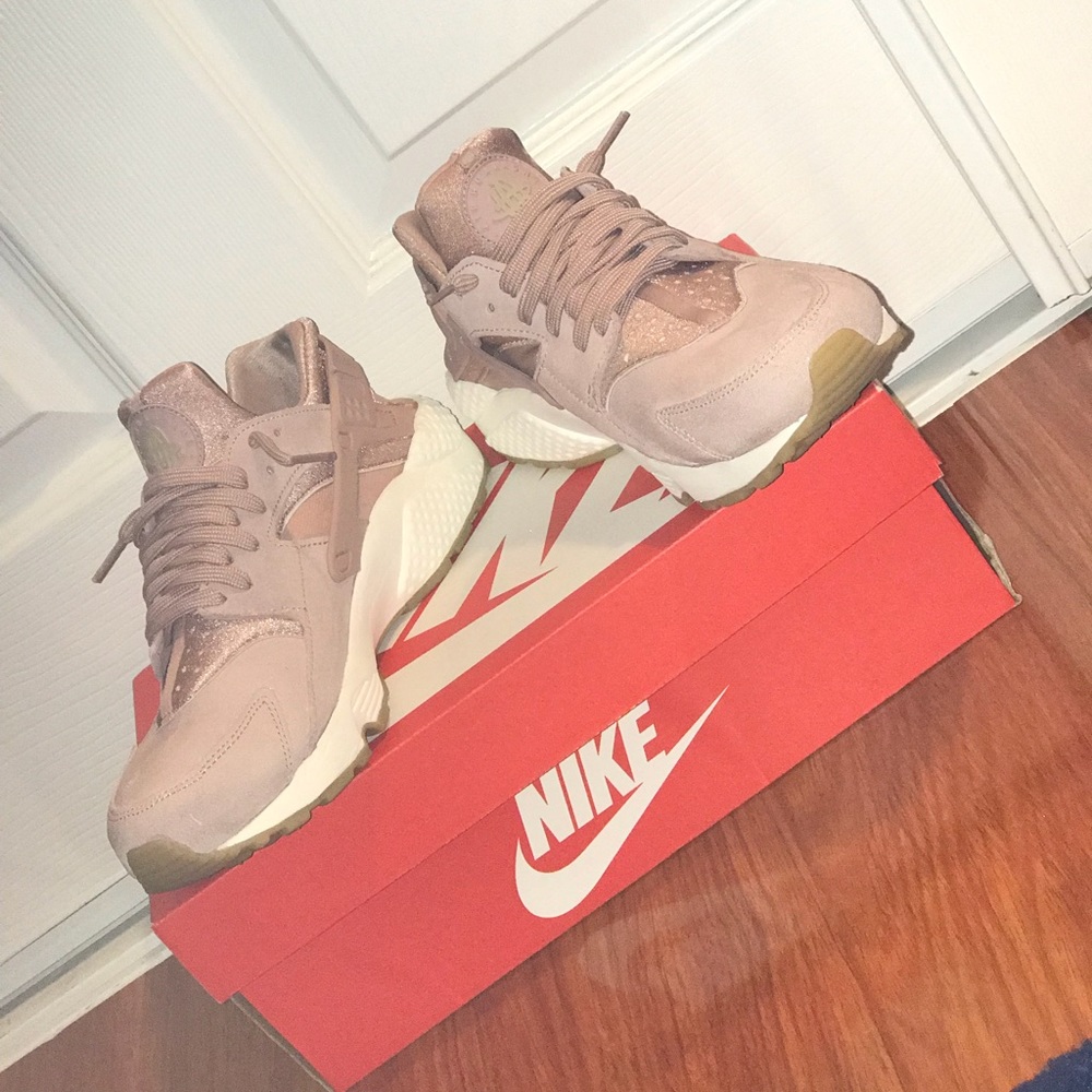 Women’s air huarache run SD